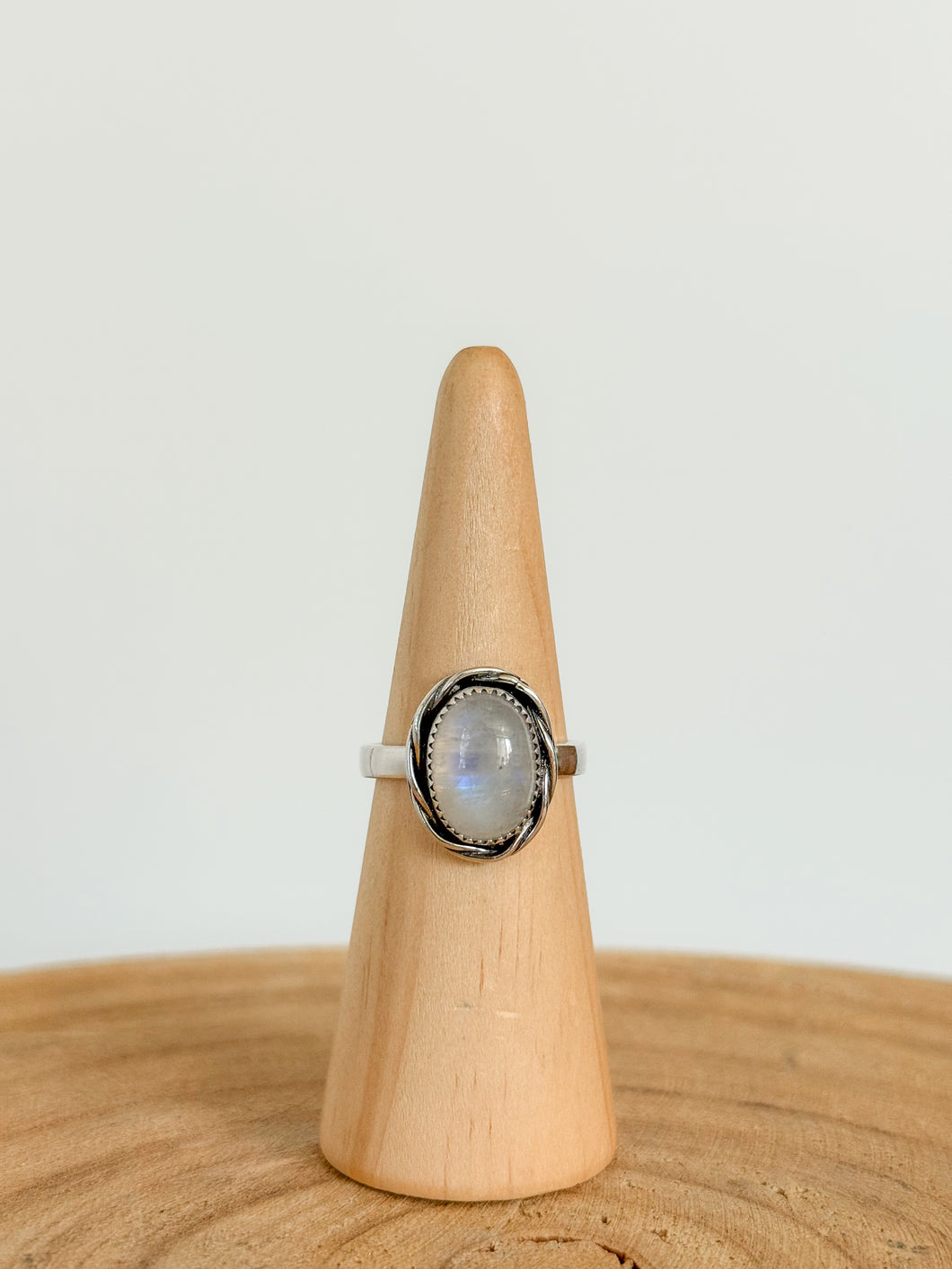 SZ // 9.75 Moonstone Ring